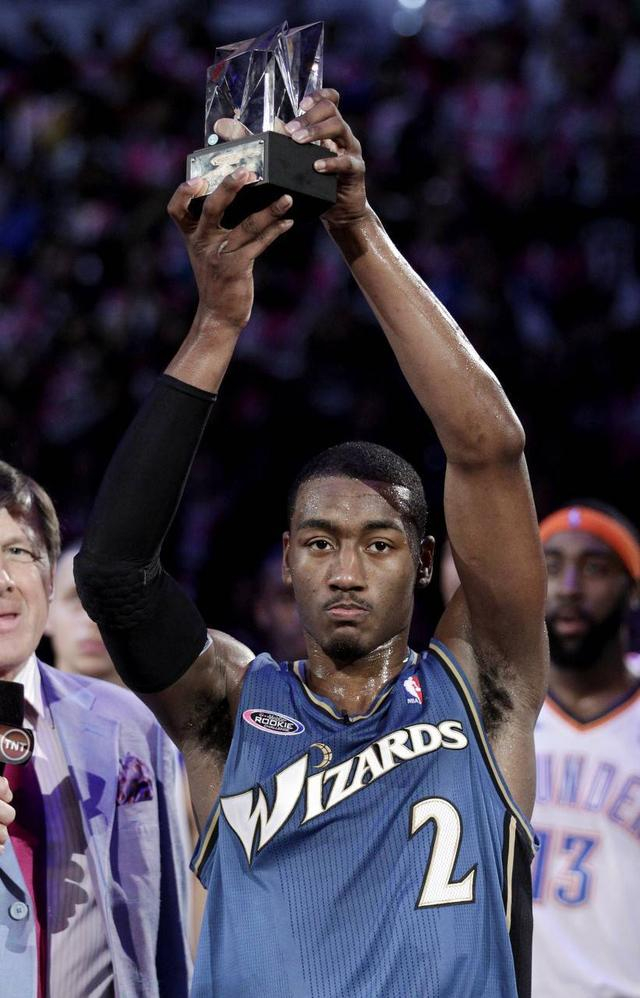 爱游戏体育-塞维利亚训练开放日，今夜完成体检引欢呼，全明星赛在即，阵容厚度经受考验的简单介绍